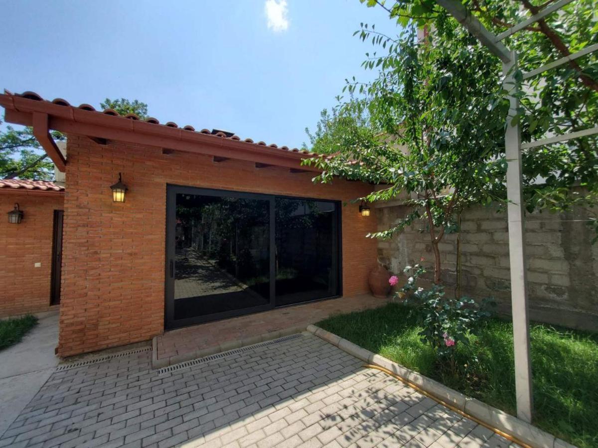 טביליסי Guesthouse Anna מראה חיצוני תמונה